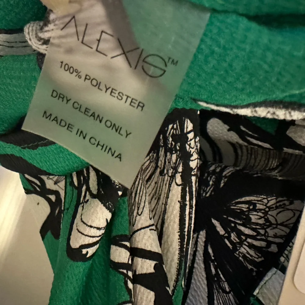 Alexis Green Floral Button Down Shirt. $380 retail. NWT - Picture 8 of 8
